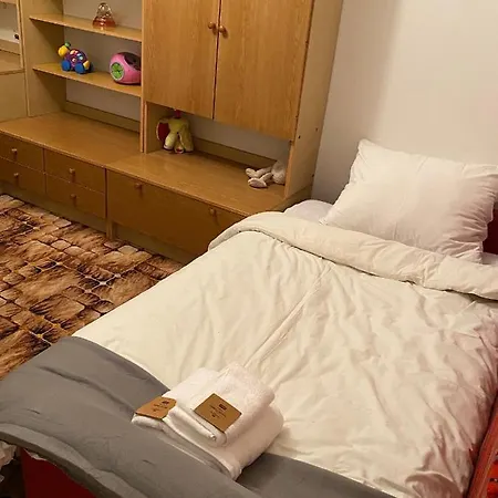 Bella Casa Economy - Skibowa, Close To Bielany Apartment