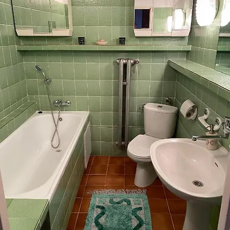 Bella Casa Economy - Skibowa, Close To Bielany 브로츠와프