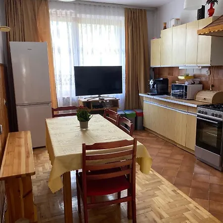 Bella Casa Economy - Skibowa, Close To Bielany 아파트 *