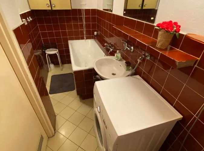 Bella Casa Economy - Skibowa, Close To Bielany Apartment Breslau