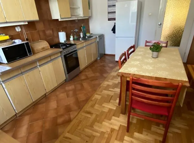 Bella Casa Economy - Skibowa, Close To Bielany Апартаменти